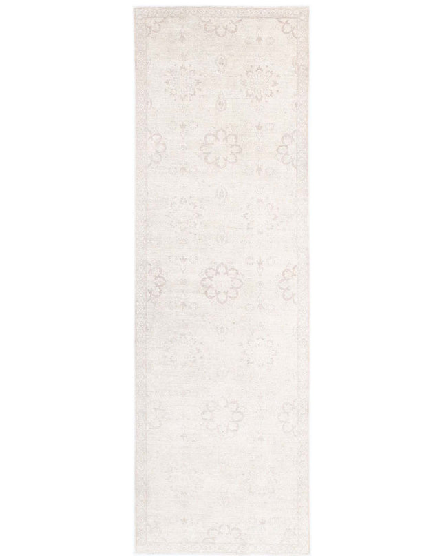 Serenity 3' 0" X 9' 10" Hand Knotted Wool Rug 3' 0" X 9' 10" (91 X 300) / Ivory / Wool