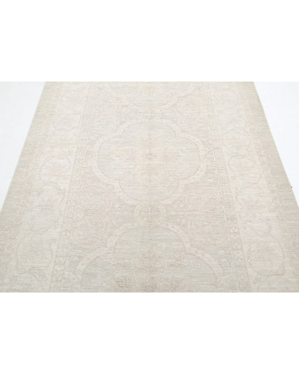 Serenity 5' 0" X 9' 8" Hand Knotted Wool Rug 5' 0" X 9' 8" (152 X 295) / Ivory / Wool