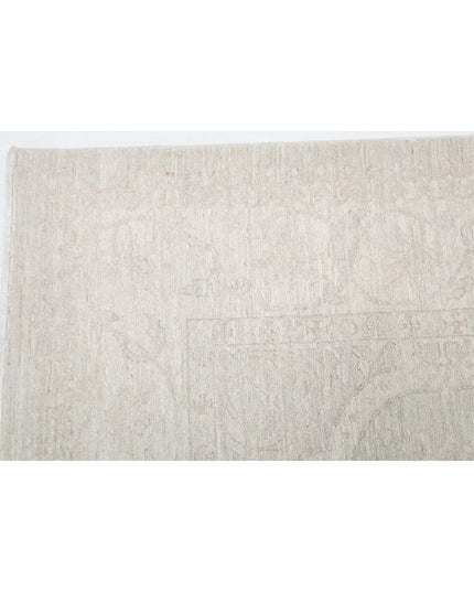 Serenity 5' 0" X 9' 8" Hand Knotted Wool Rug 5' 0" X 9' 8" (152 X 295) / Ivory / Wool
