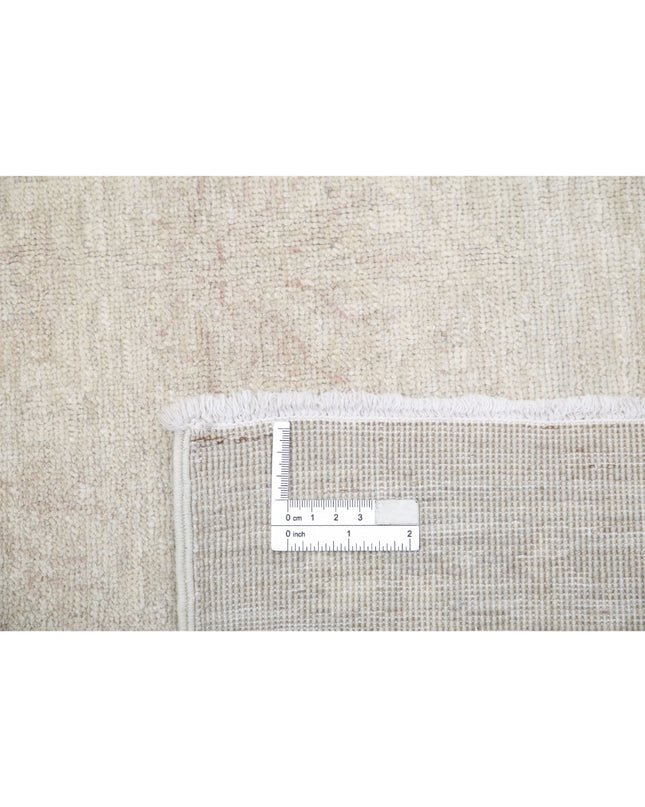 Serenity 5' 0" X 9' 8" Hand Knotted Wool Rug 5' 0" X 9' 8" (152 X 295) / Ivory / Wool