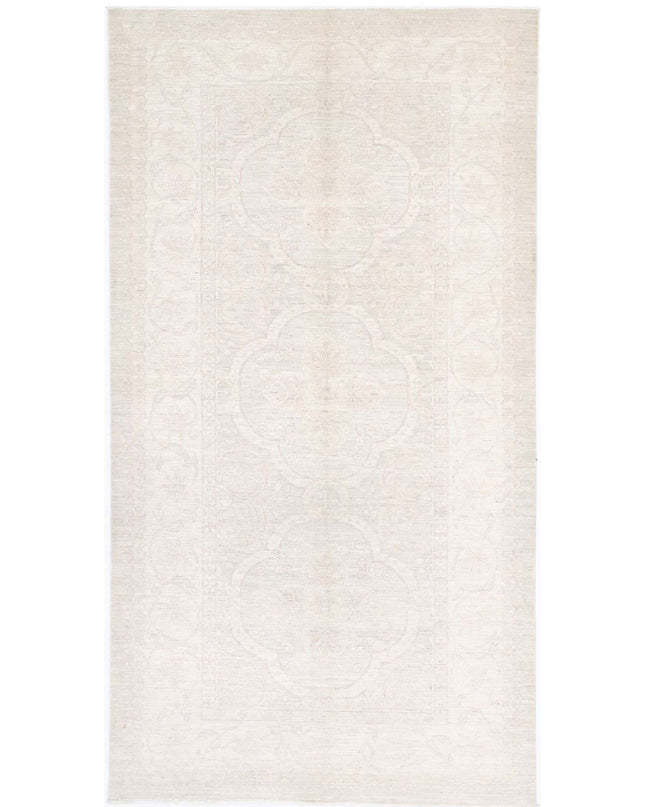 Serenity 5' 0" X 9' 8" Hand Knotted Wool Rug 5' 0" X 9' 8" (152 X 295) / Ivory / Wool