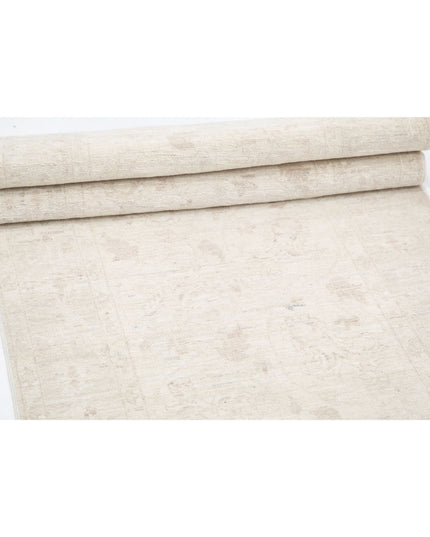 Serenity 2' 9" X 9' 3" Hand Knotted Wool Rug 2' 9" X 9' 3" (84 X 282) / Ivory / Wool