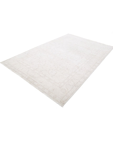 Serenity 5' 11" X 9' 4" Hand Knotted Wool Rug 5' 11" X 9' 4" (180 X 284) / Ivory / Wool