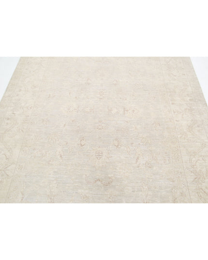 Serenity 6' 4" X 8' 6" Hand Knotted Wool Rug 6' 4" X 8' 6" (193 X 259) / Ivory / Wool