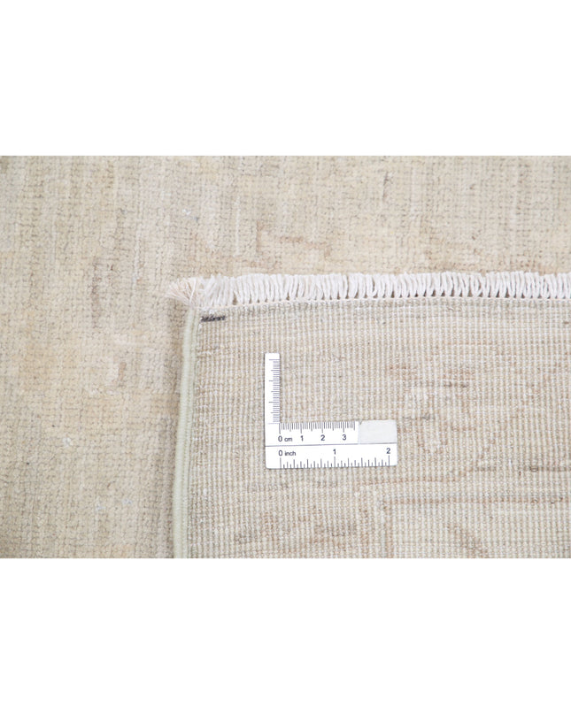 Serenity 6' 4" X 8' 6" Hand Knotted Wool Rug 6' 4" X 8' 6" (193 X 259) / Ivory / Wool