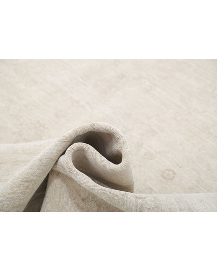 Serenity 7' 10" X 9' 9" Hand Knotted Wool Rug 7' 10" X 9' 9" (239 X 297) / Ivory / Wool