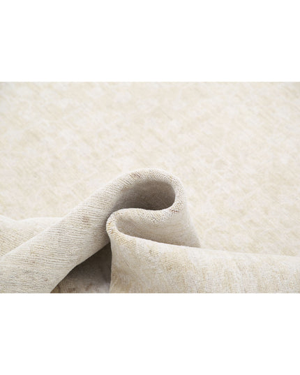 Serenity 7' 11" X 9' 10" Hand Knotted Wool Rug 7' 11" X 9' 10" (241 X 300) / Ivory / Wool
