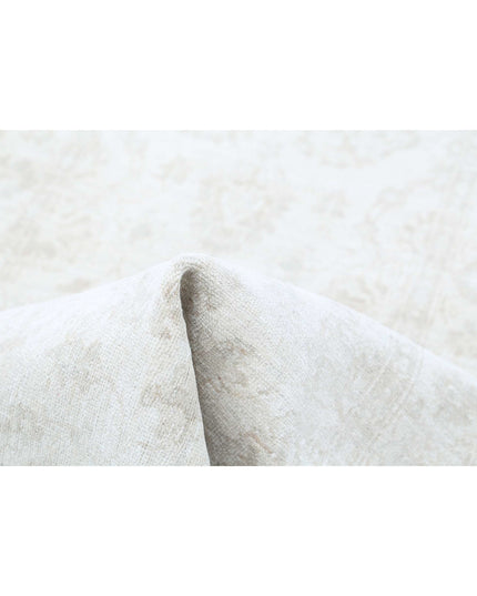 Serenity 2' 7" X 8' 2" Hand Knotted Wool Rug 2' 7" X 8' 2" (79 X 249) / Ivory / Wool