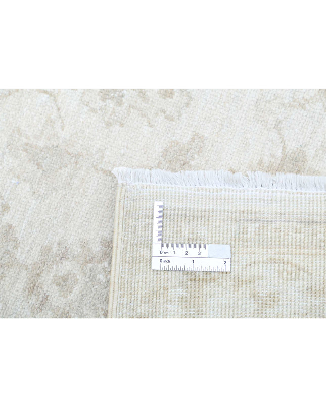 Serenity 2' 7" X 8' 2" Hand Knotted Wool Rug 2' 7" X 8' 2" (79 X 249) / Ivory / Wool