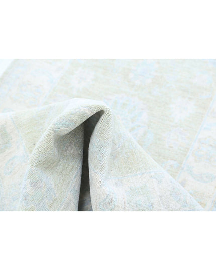 Serenity 2' 6" X 8' 4" Hand Knotted Wool Rug 2' 6" X 8' 4" (76 X 254) / Green / Wool