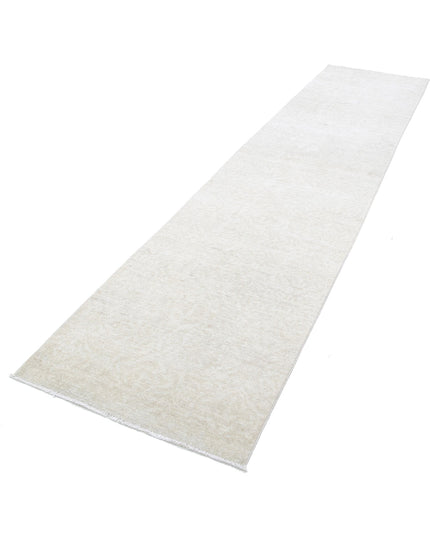 Serenity 2' 9" X 12' 2" Hand Knotted Wool Rug 2' 9" X 12' 2" (84 X 371) / Ivory / Wool