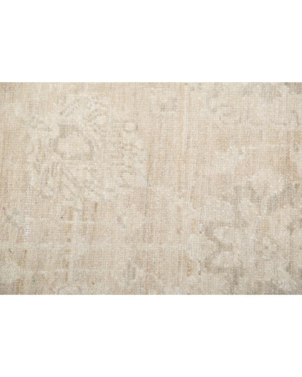 Serenity 2' 6" X 9' 1" Hand Knotted Wool Rug 2' 6" X 9' 1" (76 X 277) / Ivory / Wool