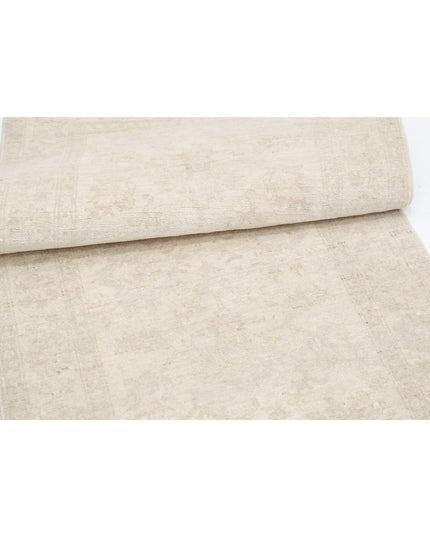 Serenity 2' 6" X 9' 5" Hand Knotted Wool Rug 2' 6" X 9' 5" (76 X 287) / Ivory / Wool