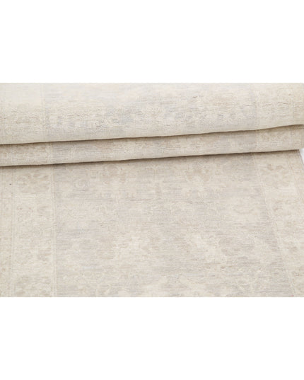 Serenity 2' 6" X 7' 11" Hand Knotted Wool Rug 2' 6" X 7' 11" (76 X 241) / Ivory / Wool