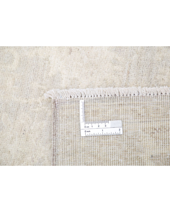 Serenity 2' 6" X 7' 11" Hand Knotted Wool Rug 2' 6" X 7' 11" (76 X 241) / Ivory / Wool