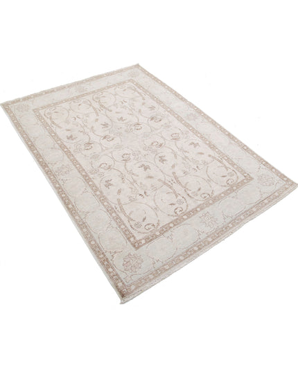 Serenity 4' 3" X 5' 11" Hand Knotted Wool Rug 4' 3" X 5' 11" (130 X 180) / Ivory / Wool