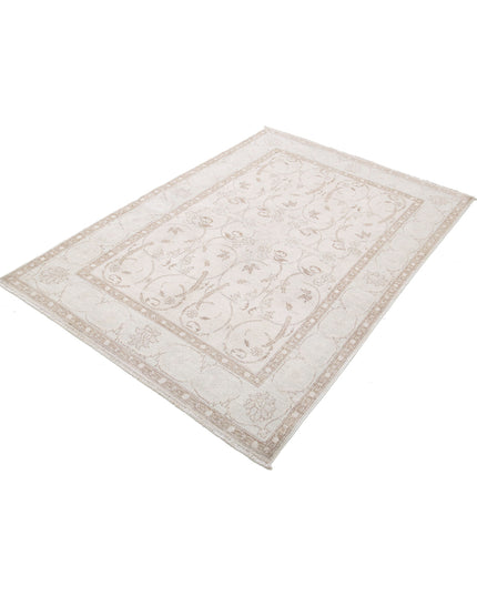 Serenity 4' 3" X 5' 11" Hand Knotted Wool Rug 4' 3" X 5' 11" (130 X 180) / Ivory / Wool