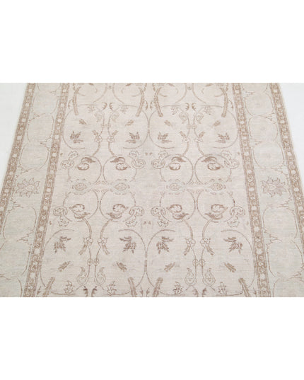 Serenity 4' 3" X 5' 11" Hand Knotted Wool Rug 4' 3" X 5' 11" (130 X 180) / Ivory / Wool