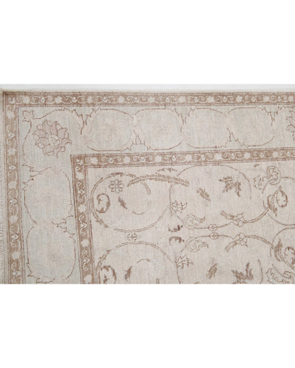 Serenity 4' 3" X 5' 11" Hand Knotted Wool Rug 4' 3" X 5' 11" (130 X 180) / Ivory / Wool
