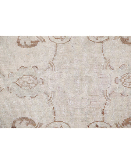 Serenity 4' 3" X 5' 11" Hand Knotted Wool Rug 4' 3" X 5' 11" (130 X 180) / Ivory / Wool