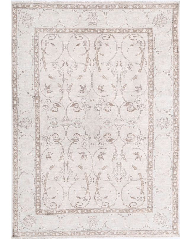 Serenity 4' 3" X 5' 11" Hand Knotted Wool Rug 4' 3" X 5' 11" (130 X 180) / Ivory / Wool