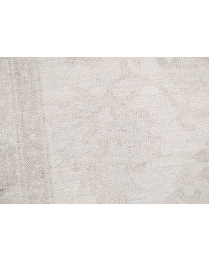 Serenity 2' 6" X 9' 5" Hand Knotted Wool Rug 2' 6" X 9' 5" (76 X 287) / Ivory / Wool