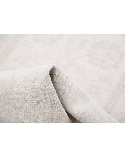 Serenity 2' 6" X 9' 5" Hand Knotted Wool Rug 2' 6" X 9' 5" (76 X 287) / Ivory / Wool