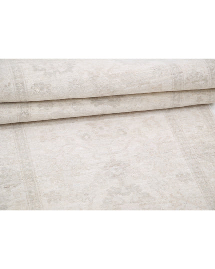 Serenity 2' 6" X 9' 5" Hand Knotted Wool Rug 2' 6" X 9' 5" (76 X 287) / Ivory / Wool