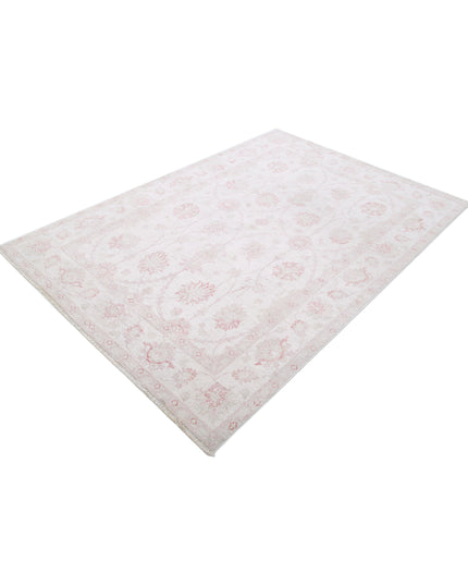 Serenity 5' 4" X 7' 7" Hand Knotted Wool Rug 5' 4" X 7' 7" (162 X 231) / Ivory / Wool