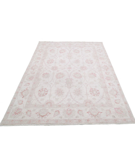 Serenity 5' 4" X 7' 7" Hand Knotted Wool Rug 5' 4" X 7' 7" (162 X 231) / Ivory / Wool