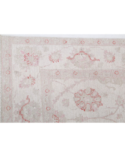 Serenity 5' 4" X 7' 7" Hand Knotted Wool Rug 5' 4" X 7' 7" (162 X 231) / Ivory / Wool