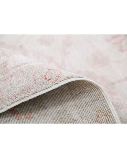 Serenity 5' 4" X 7' 7" Hand Knotted Wool Rug 5' 4" X 7' 7" (162 X 231) / Ivory / Wool