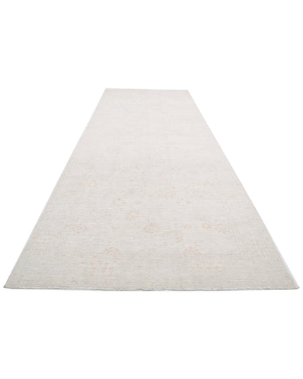 Serenity 5' 10" X 16' 3" Hand Knotted Wool Rug 5' 10" X 16' 3" (178 X 495) / Ivory / Wool