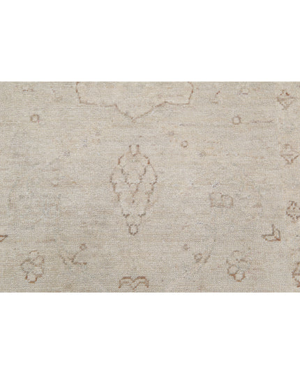 Serenity 2' 7" X 10' 7" Hand Knotted Wool Rug 2' 7" X 10' 7" (79 X 322) / Ivory / Wool