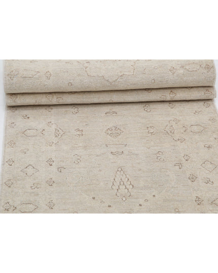 Serenity 2' 7" X 10' 7" Hand Knotted Wool Rug 2' 7" X 10' 7" (79 X 322) / Ivory / Wool
