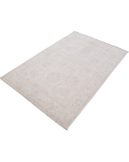 Serenity 3' 10" X 5' 9" Hand Knotted Wool Rug 3' 10" X 5' 9" (117 X 175) / Ivory / Wool