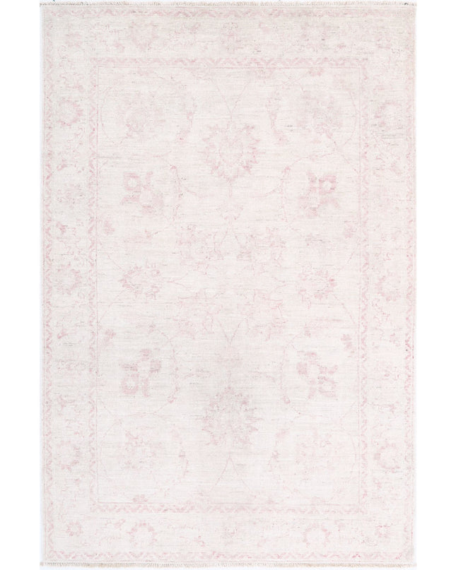 Serenity 3' 10" X 5' 9" Hand Knotted Wool Rug 3' 10" X 5' 9" (117 X 175) / Ivory / Wool