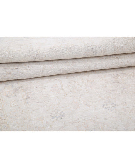 Serenity 2' 5" X 9' 5" Hand Knotted Wool Rug 2' 5" X 9' 5" (74 X 287) / Ivory / Wool