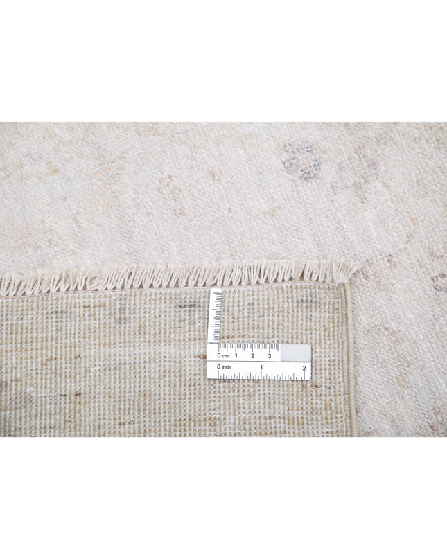 Serenity 2' 5" X 9' 5" Hand Knotted Wool Rug 2' 5" X 9' 5" (74 X 287) / Ivory / Wool