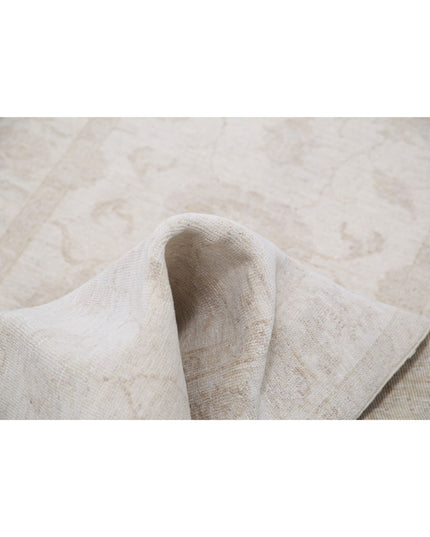 Serenity 2' 6" X 9' 7" Hand Knotted Wool Rug 2' 6" X 9' 7" (76 X 292) / Ivory / Wool