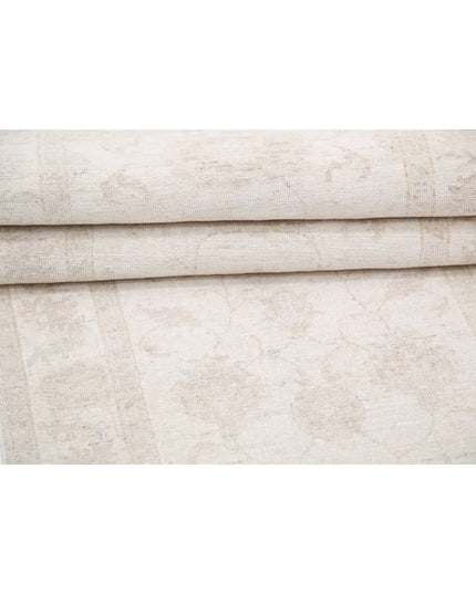Serenity 2' 6" X 9' 7" Hand Knotted Wool Rug 2' 6" X 9' 7" (76 X 292) / Ivory / Wool