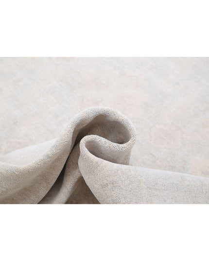 Serenity 7' 10" X 9' 7" Hand Knotted Wool Rug 7' 10" X 9' 7" (239 X 292) / Ivory / Wool