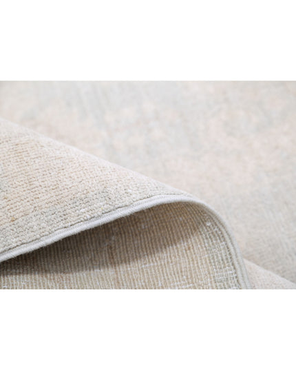 Serenity 7' 10" X 9' 7" Hand Knotted Wool Rug 7' 10" X 9' 7" (239 X 292) / Ivory / Wool