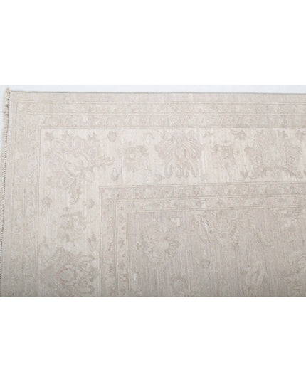 Serenity 5' 7" X 7' 8" Hand Knotted Wool Rug 5' 7" X 7' 8" (170 X 234) / Grey / Wool