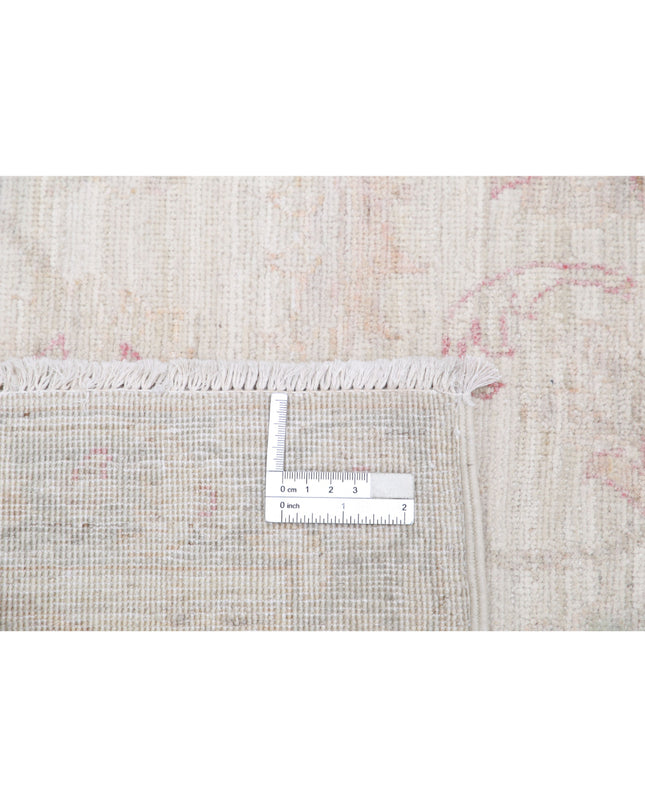Serenity 6' 2" X 8' 5" Hand Knotted Wool Rug 6' 2" X 8' 5" (188 X 257) / Ivory / Wool