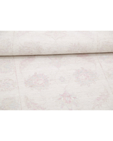 Serenity 2' 7" X 8' 7" Hand Knotted Wool Rug 2' 7" X 8' 7" (79 X 262) / Ivory / Wool