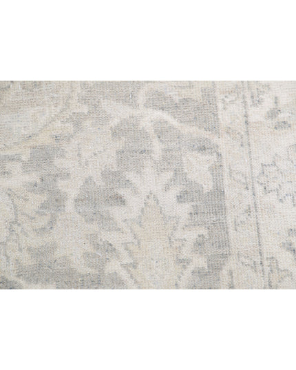 Serenity 2' 6" X 5' 11" Hand Knotted Wool Rug 2' 6" X 5' 11" (76 X 180) / Grey / Wool