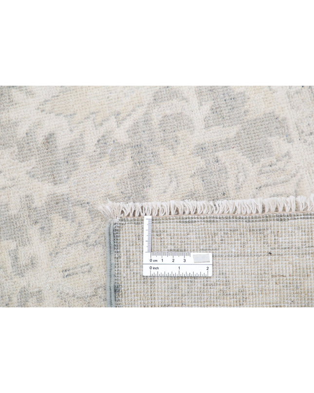 Serenity 2' 6" X 5' 11" Hand Knotted Wool Rug 2' 6" X 5' 11" (76 X 180) / Grey / Wool