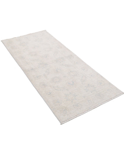 Serenity 2' 7" X 5' 7" Hand Knotted Wool Rug 2' 7" X 5' 7" (79 X 170) / Ivory / Wool