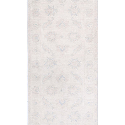 Serenity 2' 7" X 5' 7" Hand Knotted Wool Rug 2' 7" X 5' 7" (79 X 170) / Ivory / Wool